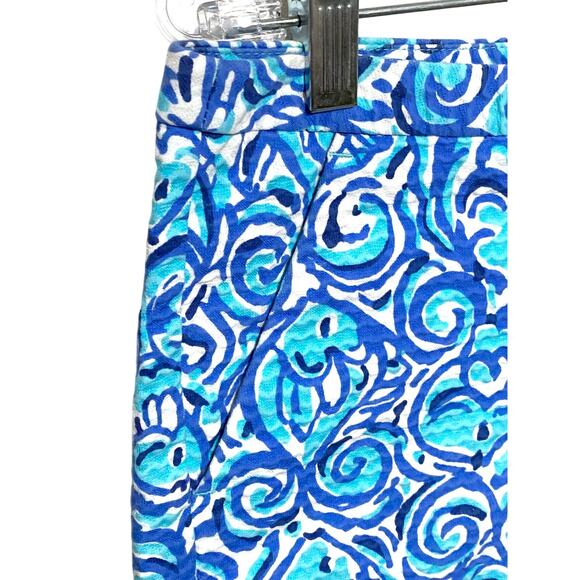 Lilly Pulitzer Adie Chasing Tail Fish Shorts Blue Coastal Tropical Beachy Size 4 - Picture 2 of 8